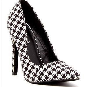 Houndstooth Print High Heels Size 8.5